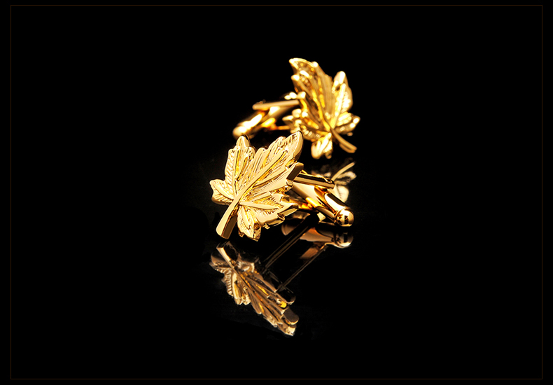 Prepracované zlaté manžety v tvare listu