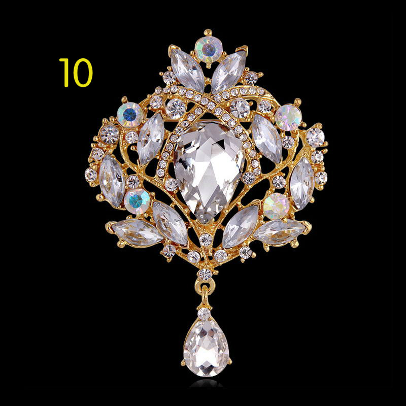 Elegantná brošňa na šaty v tvare kráľovského šperku