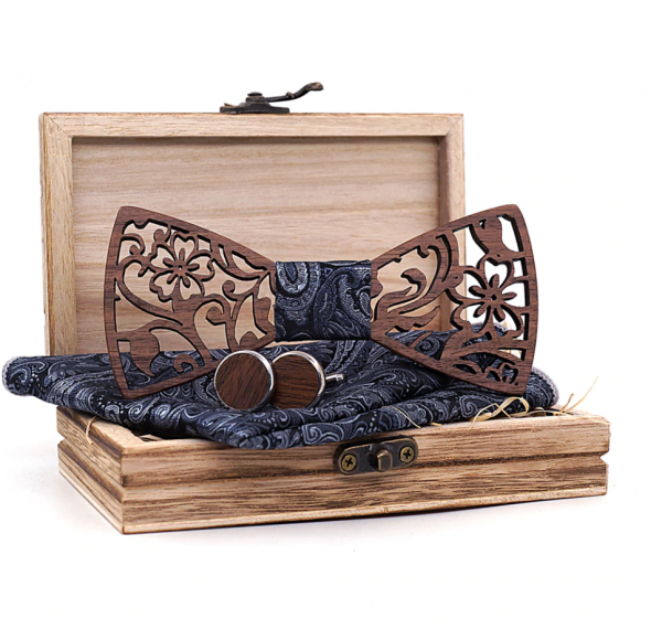 Reliéfny drevený set vo viac farbách - drevený motýlik + vreckovka + manžety