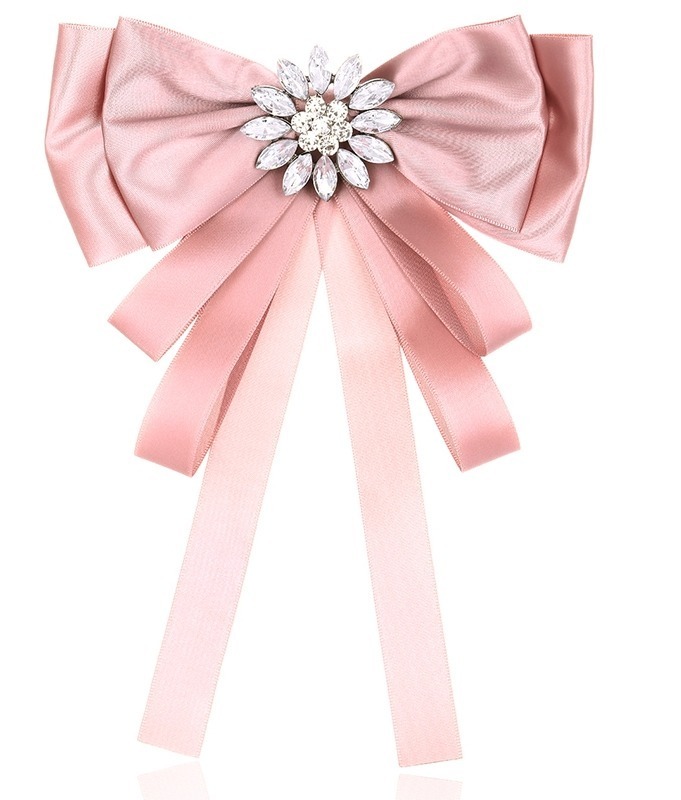 Luxusná brošňa v tvare mašle so šperkom v ružovej farbe