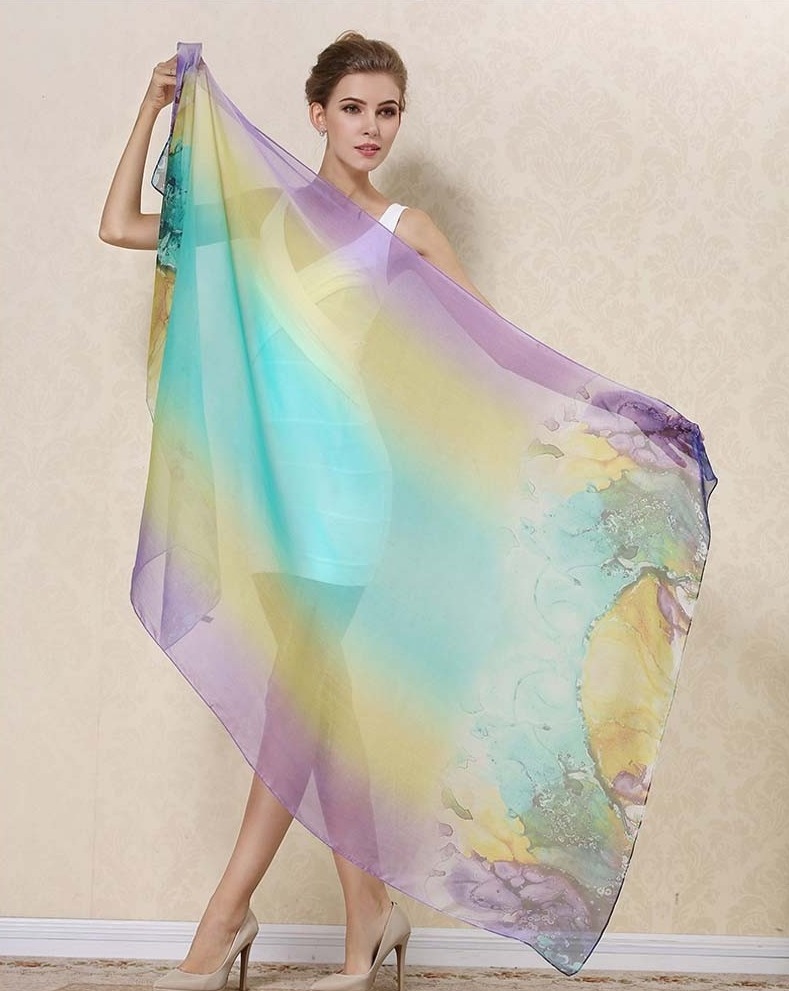 Veľký elegantný šál zo 100% hodvábu v dúhových farbách
