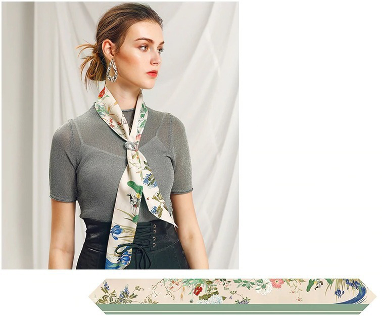 Malý šál zo 100% hodvábu s luxusným vzorom FLOWERS - formát 116x6 cm