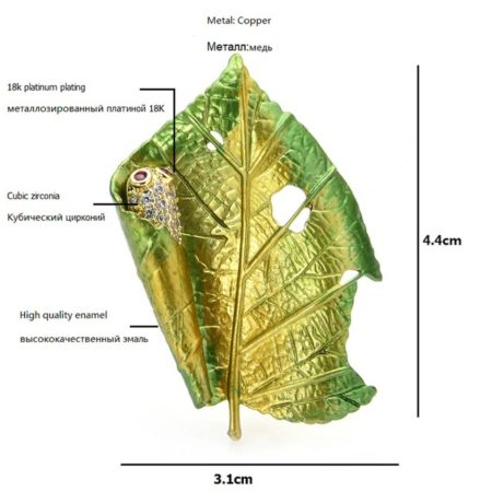 Prepracovaná brošňa na oblečenie v tvare húseničky na liste